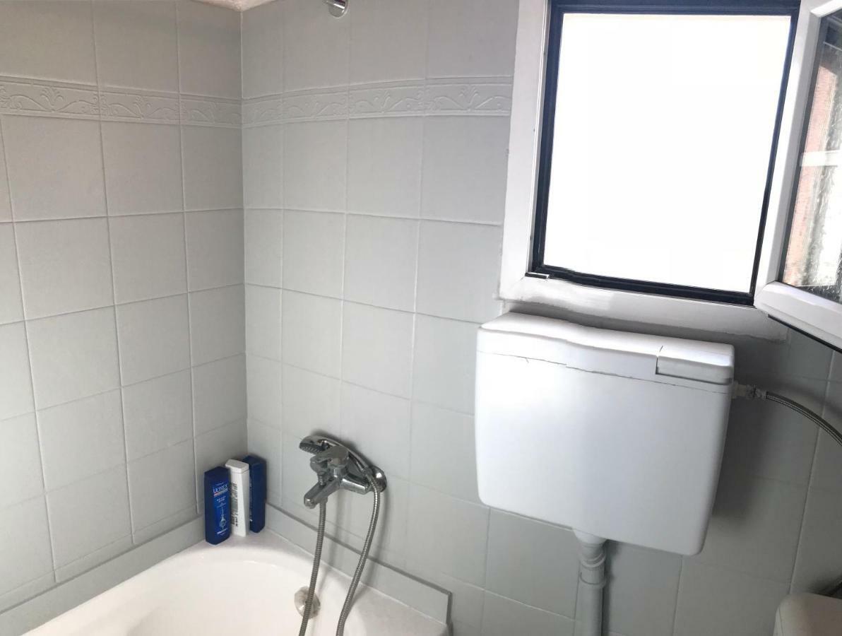 Wooden Ceiling Apartment - Close To City Center Kanálion 외부 사진